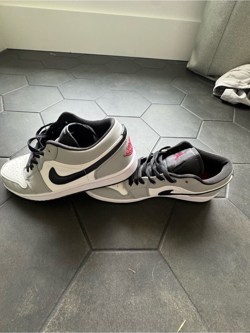 Nike Air Jordan 1 Low - White/Gray/Black